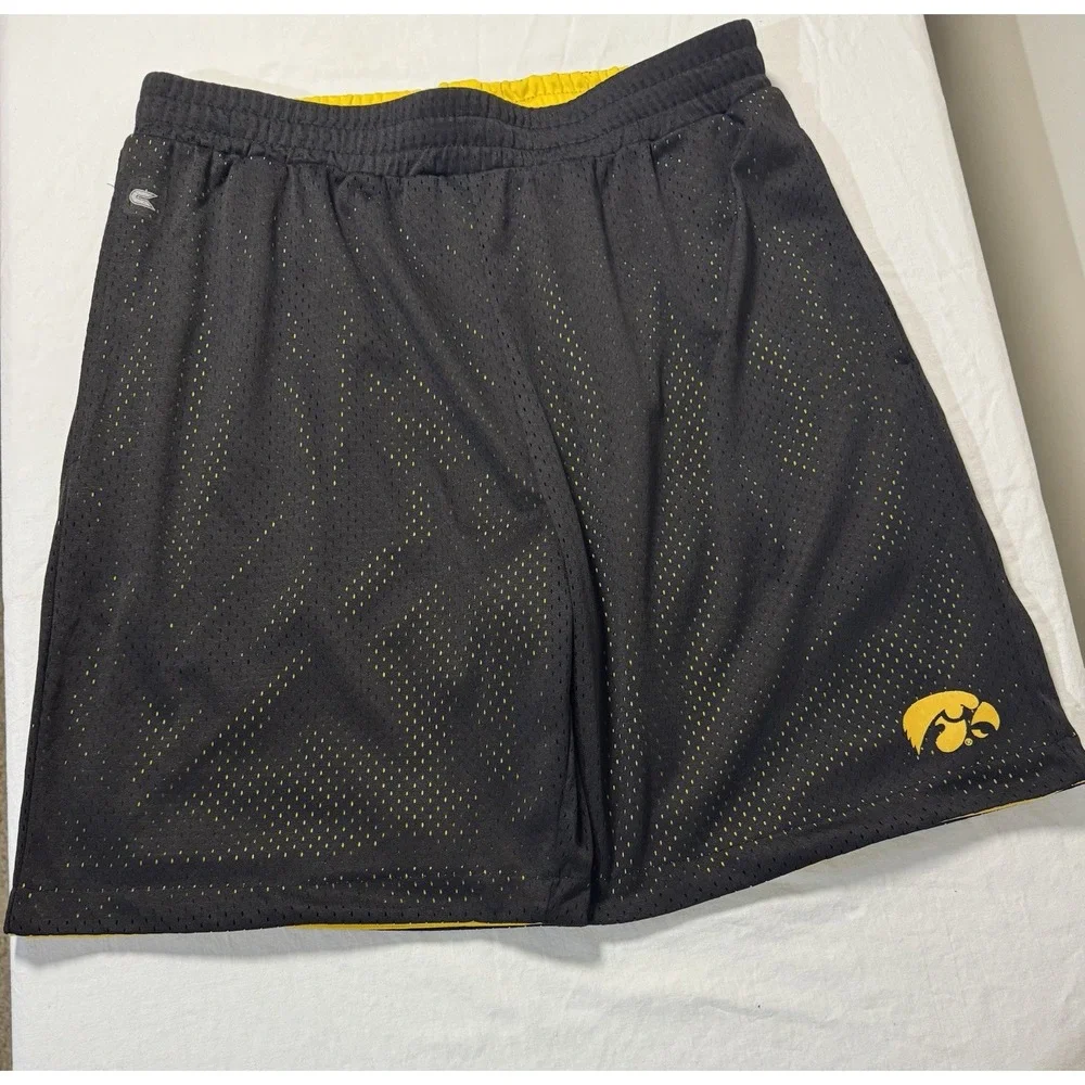 Iowa Hawkeyes NCAA Team Colosseum Athletics NIKE Performance Shorts Mens Large
